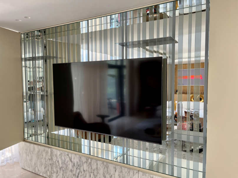 Mirror wall cladding